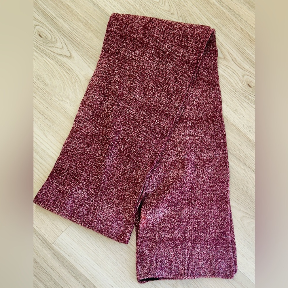 Airport Knit Sweater Scarf Heather Burgundy NWOT Soft Cozy Modern Minimalist